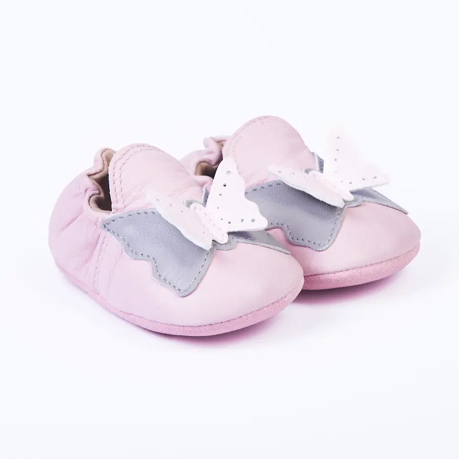 Calzado ergonómico infantil diseño mariposa rosa de Zapato Molón, piel flexible, suela blanda. Mimú tienda online