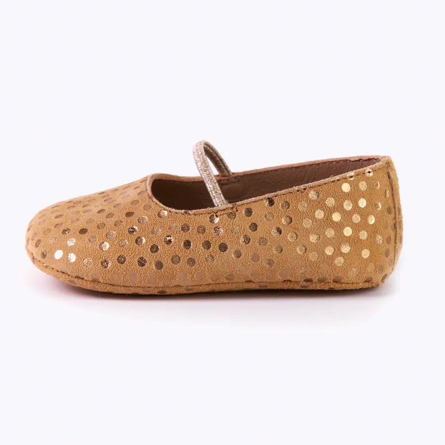 Merceditas Flamenca beige con lunares dorados, piel serraje suave, calzado respetuoso de Zapato Molón en Mimú bebés Jerez