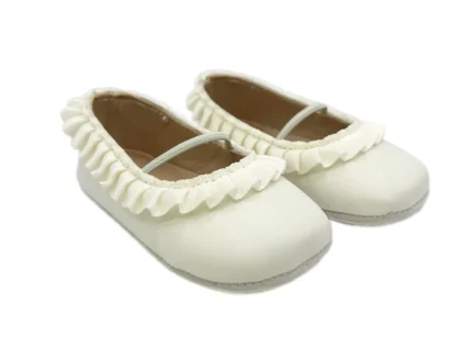 Merceditas Flamenca crudo Zapato Molón, piel suave con volantito, suela flexible respetuosa. Mimú bebés Jerez