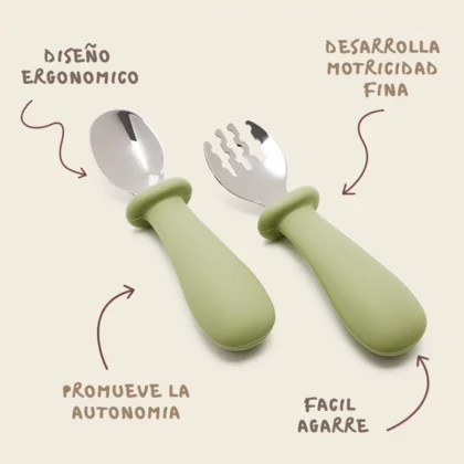 Cubiertos Sam Mimú, diseño ergonómico, desarrolla motricidad fina, fácil agarre y promueve la autonomía