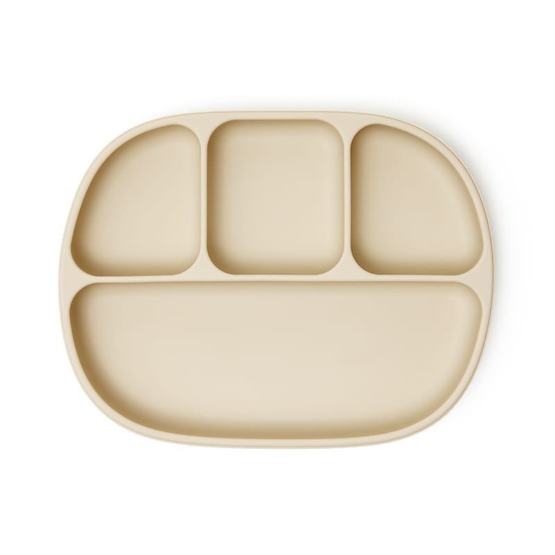 Plato Steve beige con ventosa, fomenta autonomía al comer solito. Mimú
