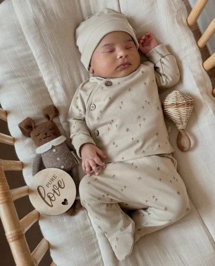 Conjunto bebé estampado bosque, tejido orgánico que cuida la piel. Mimú bebés Jerez