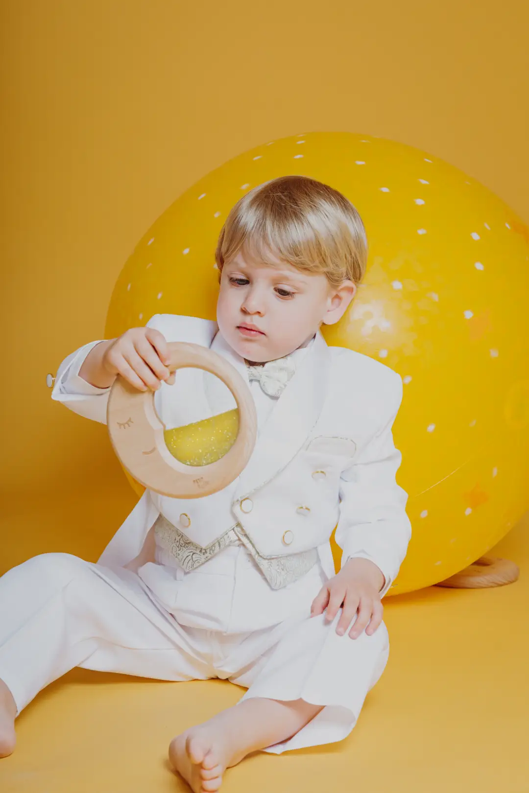 Sensory moon de Petit Boum, juguete sensorial con purpurina que fluye suavemente para ayudar a bebés y niños a relajarse y concentrarse. Mimú