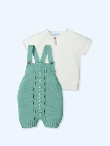 Conjunto de dos piezas para bebé de Mac Ilusion. Peto verde y jersey blanco de punto. Mimú bebés Jerez