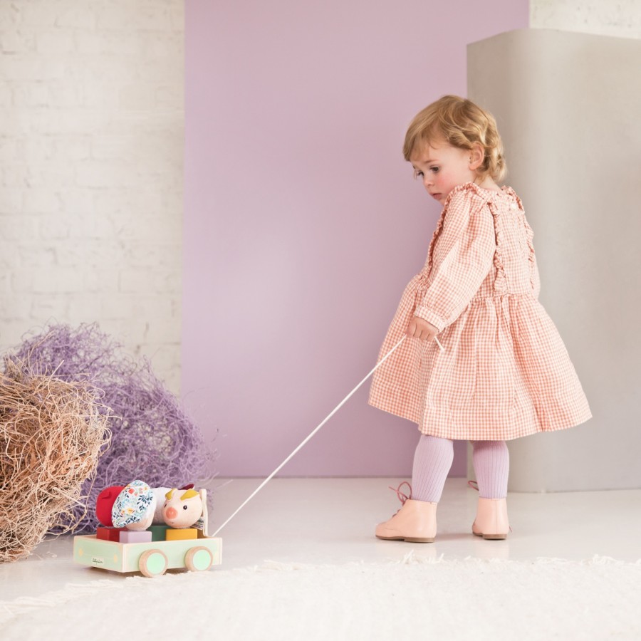 Cochecito arrastre infantil con figuras Caperucita, abuelita, cerdito y oveja - Mimú