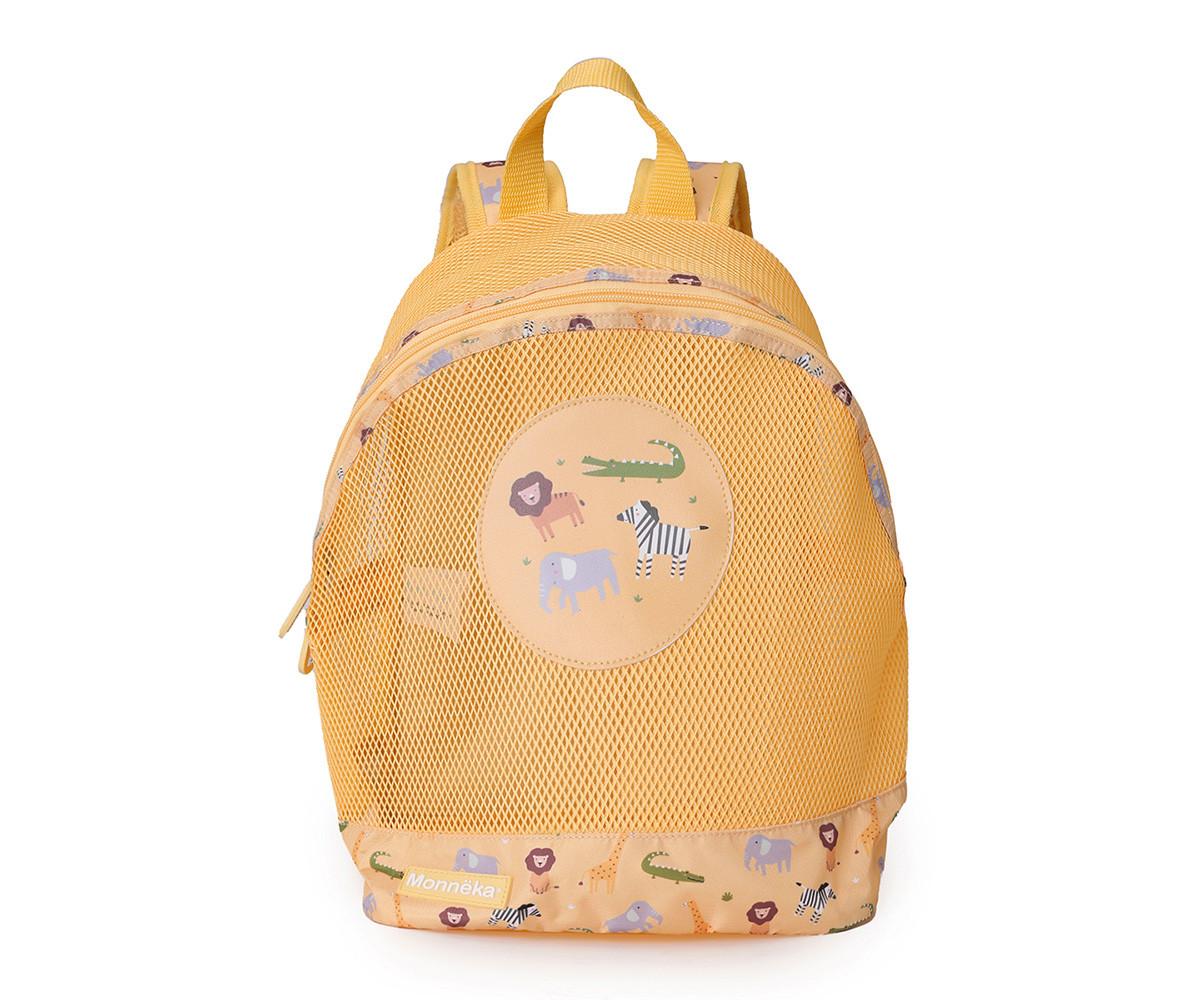 Mochila infantil antiarena Monnëka color amarilla con animales para playa y piscina en Mimú bebés