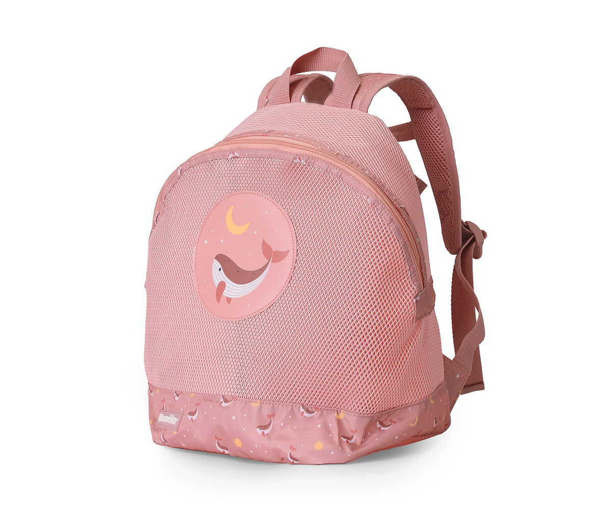 Mochila antiarena infantil Monnëka con diseño de ballena rosa disponible en Mimú